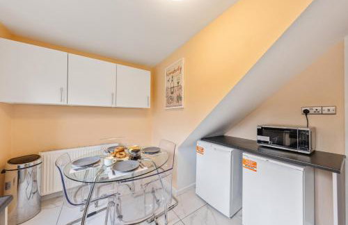 The Belvedere Stay - Free Parking, Spacious Garden, Super King Bed - Foto 20