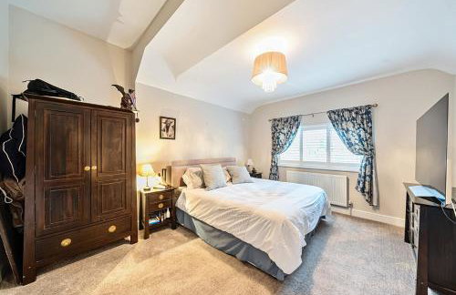 Luxurious Modern Henley Home with Pool & Hot Tub, 5 Bedrooms, Parking - Foto 10