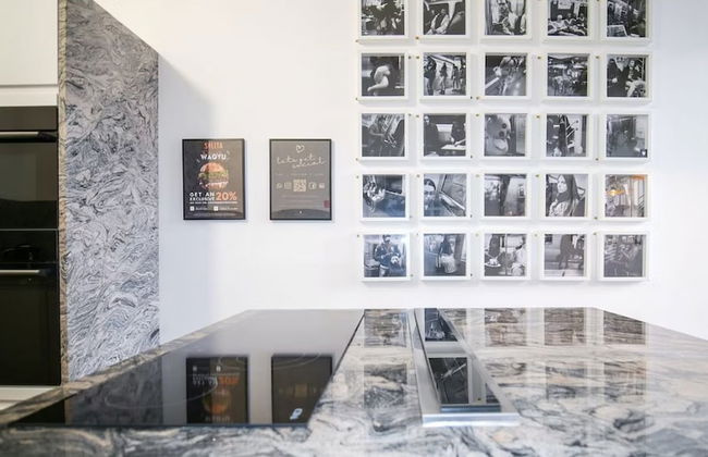 1-bed Loft Apartment - Free Parking, Central - Foto 24