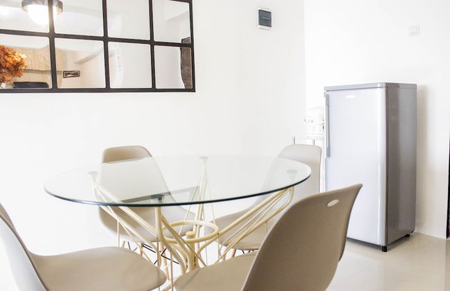 Spacious & Deluxe 2BR Gateway Ahmad Yani Cicadas Apartment - Photo 4