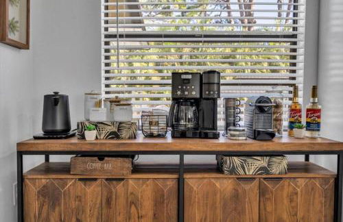 Tropical Oasis, 5 Mins to Beach - Foto 14