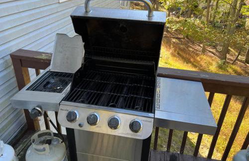 Spacious and tranquil 5br house in charming East Stroudsburg w game room, pets allowed - Foto 21