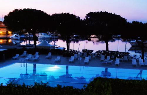 Signora Ruth - Aprilia Residence - Photo 1