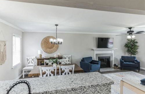 Charming Farmhouse Retreat in Madison AL - Photo 10