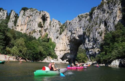 Lovely house with grass garden, shared swimmingpool, next to the river Ardèche - Foto 58