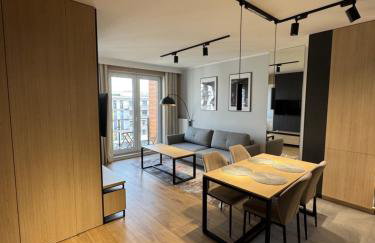 Business and Pleasure Malta Posnania self check in 24h - Photo 1