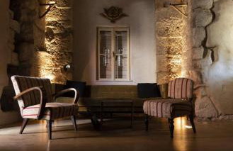 La Divine- captured by history inside Palace loft - Photo 1