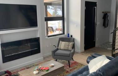 Silver Fox modern new luxury home next to ohv rd - Foto 21