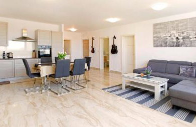 Modern 2-Bed Apt, Late check in available - Photo 42