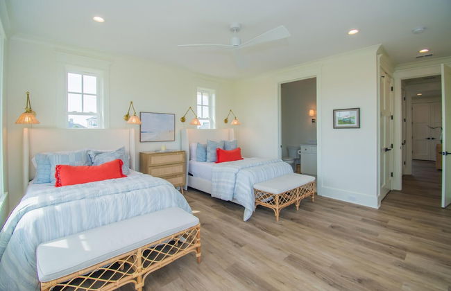 Stunning 4BR Vacation Rental With Private Pool, Spa, & Resort Club Cards - Photo 8