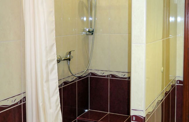 4 bedroom House in Balatonszárszó with private pool and garden - Photo 16