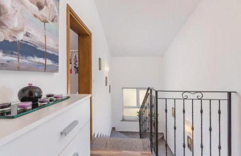 Awesome Home In Nedescina With Kitchen - Foto 22