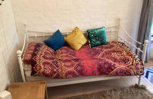 The Eclectic Coach House - Photo 12