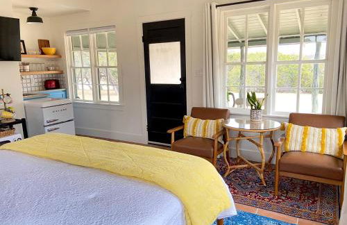 Efficiency-Style Cabin with Spa Lovely for a Couples Escape in Hunt, Texas - Foto 32