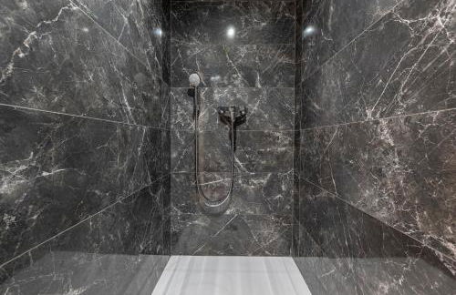 Atico duplex con Barbacoa y Terraza en Barri Port Maritim - Foto 16