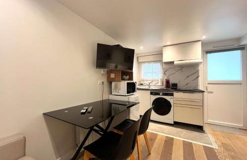 In The Heart Of The City - Cosy Studio - Close to RER - Foto 18