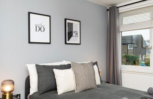 3 Bedroom House-Free Parking-by Holiday Homes - Foto 23