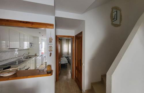 MET Oliva Nova Playa chalet grande con jardín MET a 5 minutos y a 3 de la playa - Photo 8