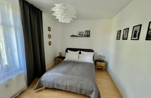 Purer Luxus mit 2 Schlafzimmern, Balkon und Privat-Parkplatz - Photo 7