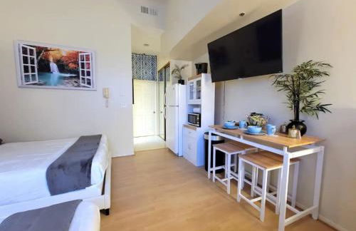 Spacious studio with two queen beds near Beverlywood 5 minutes to Rodeo Drive - Foto 13