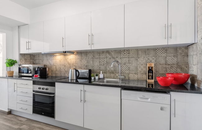 Happy Moments - Photo 3