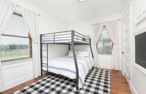 Family Haven with Hot Tub-Near Downtown Indy - Foto 25