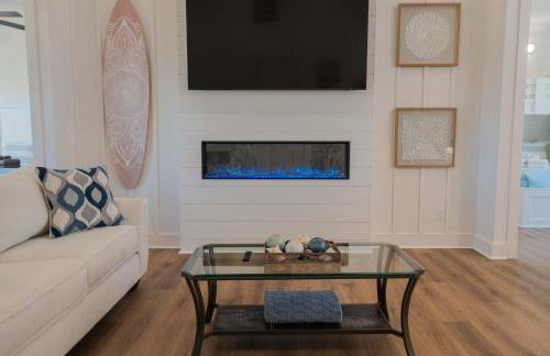 4BR Beach Haven - Deck, Gourmet Kitchen, Tiki Bar Fun - Foto 22