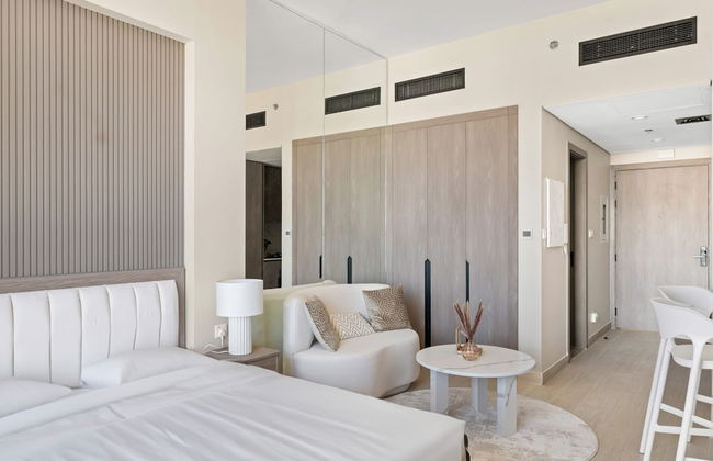 Modern Studio in Residence With Pool gym and Paddl - Photo 4