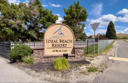 New Bear Lake Home with Beautiful Fall Views - Photo 48