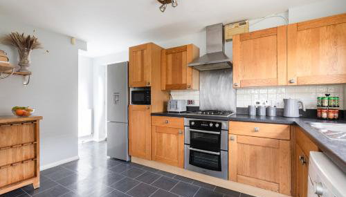 Chelmsford Reach 3 bed house near centre,free parking, Wi-Fi, table football - Foto 3