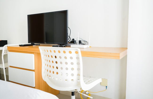 Homey Studio Signature Park Grande Apartment - Photo 5