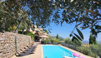 "La Colombe sous les Oliviers" Gîte jusqu'à 4 personnes - 75m2 - Sur Boooking - Rez de jardin Piscine Vue mer et lac - Foto 3