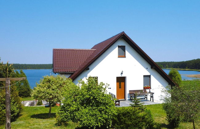 Beautiful Apartment in Prime Lakeside Spot - Photo 1