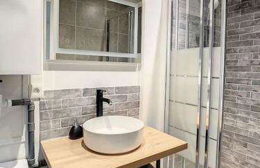 SUPERBE STUDIO HYPER CENTRE TOUT ÉQUIPÉ WIFI NETFLIX 2PERS - Foto 13