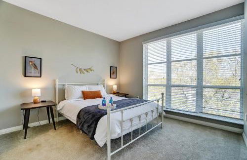 The Urban Oasis Garage Parking Walk-In Shower - Foto 31