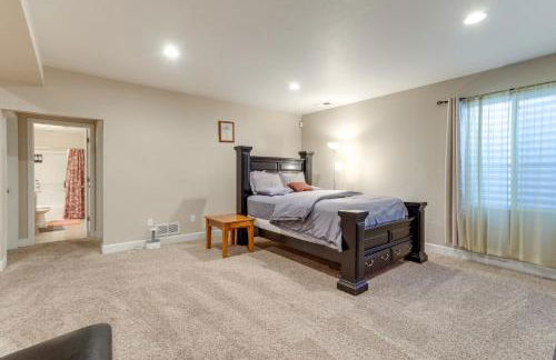 6 Mi to DIA Spacious Home with Backyard in Denver! - Foto 23