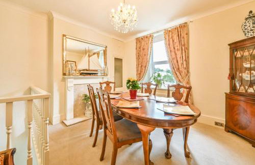 The Town House at Muntham- Luxury Holiday Home with Hot Tub - Photo 22