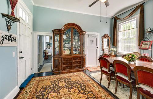 Spacious Historic Home with Yard and Deck! - Foto 6