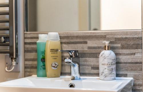 Central Leeds Flat - In City Centre - Modern Décor - Sleeps 8 - Foto 33