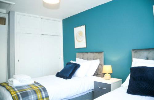 2ndHomeStays- Willenhall-A Serene 3 Bed House with a Garden View-Suitable for Contractors and Families-Sleeps 9 - 7 mins to J10 M6 and 21 mins to Birmingham - Foto 24