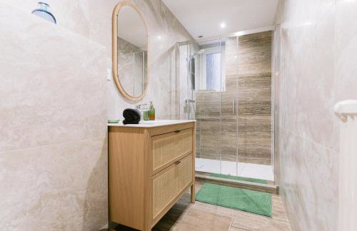 Grand 90m2 - 4 lits - Quartier Impérial - Gare 1 min - Photo 10