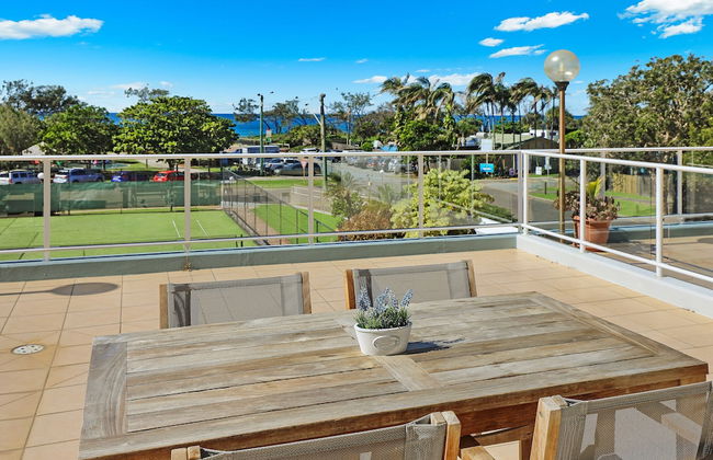 Elouera Tower Beachfront Apartments - Photo 34