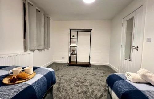 Borage House- Crawley,3BR House, Wifi, Parking, Close to Gatwick Airport, Contractor friendly, short and long term stays welcome - Foto 21