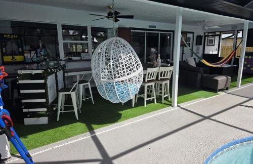 PoolSide Paradise - Foto 39