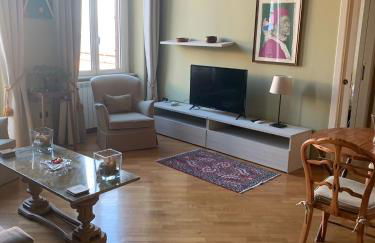 Rooftop in front of the Castle - Photo 32