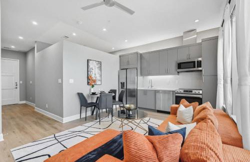 Skyline VIEWS, 5 mins to Downtown, Free Parking - Photo 18