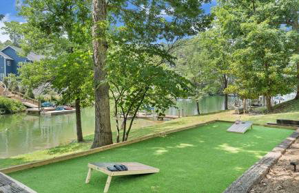 Lakefront 3BR with Dock, Fire Pit, Lawn Games, and Game Room - Foto 5