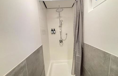 140qm - 4 Zimmer- Parkplatz - Autobahn - blauer See - MalliBase Apartments - Foto 13