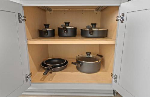 Sunshine House #2-Selfie-Friendly - Steps to Beach - Foto 62