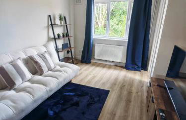 Comfy House Parking Long Stay - Photo 1